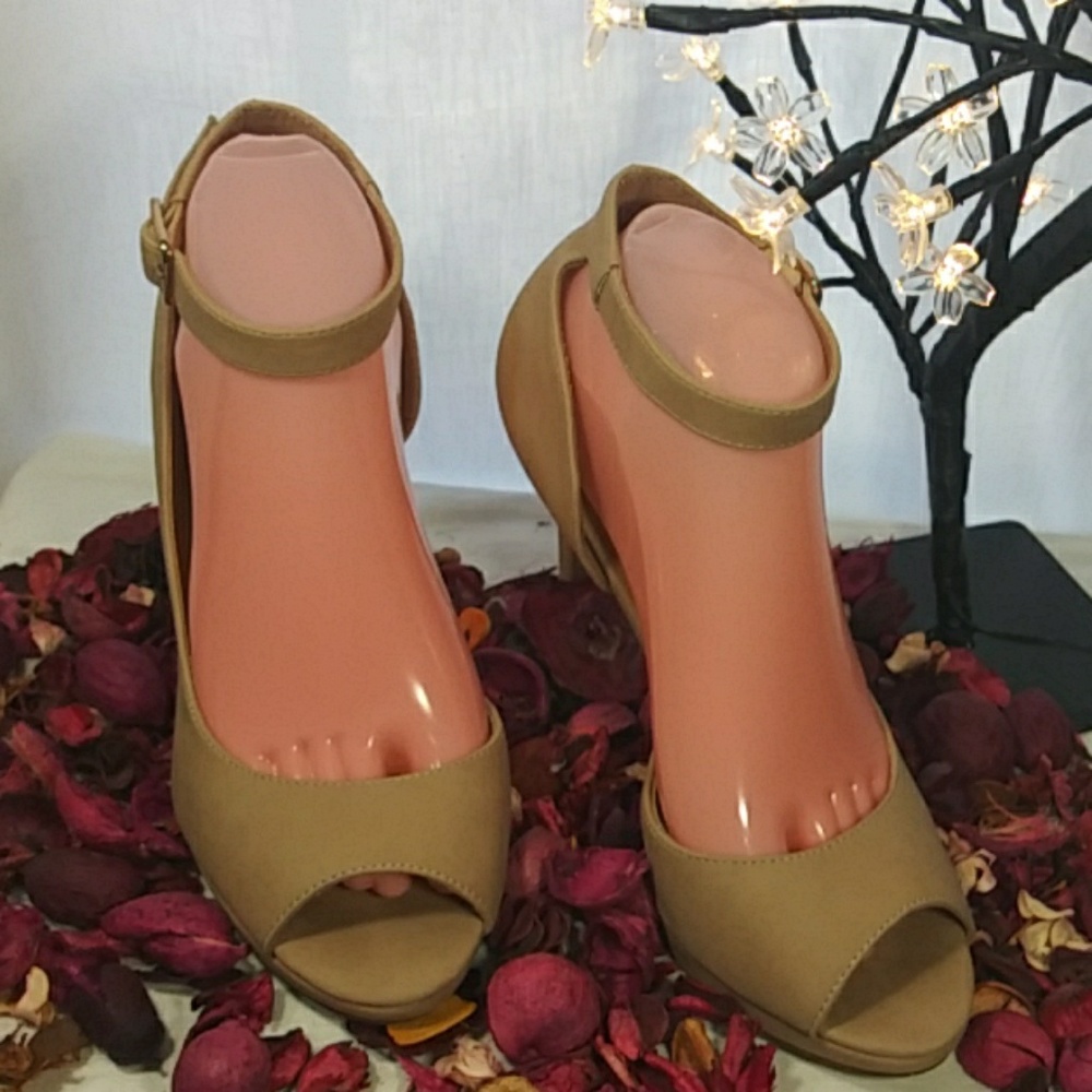 Frendzy Foot wear heels.